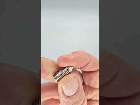 Stoppskruvar DIN 914 i syrafast A4 rostfritt stål med spets och insex för säker låsning och fixering.