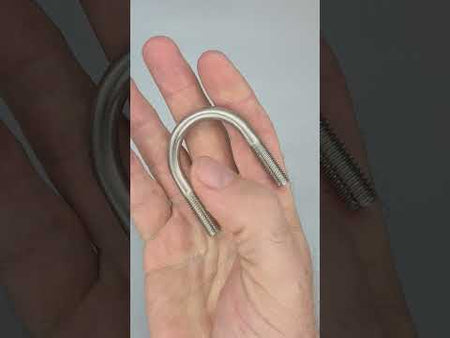U-byglar från Rostfri.nu i rostfritt A2-stål för säker montering av rör, stolpar och andra infästningar inom bygg, hemmafix, trädgård och utomhusmiljöer.