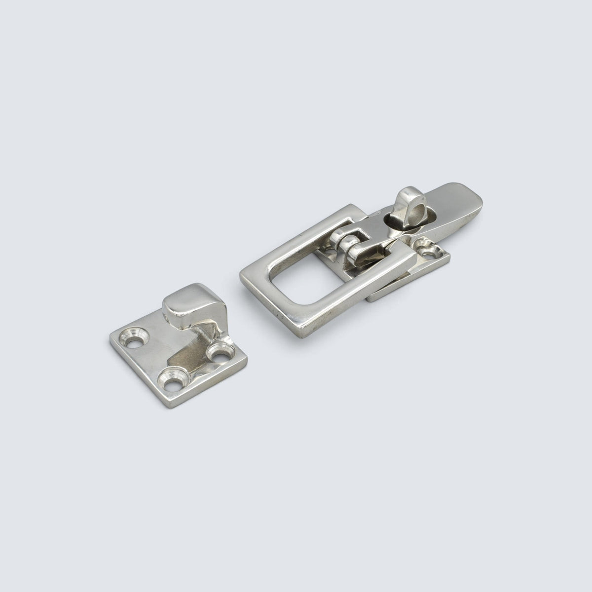 Rostfri.nu A4 stainless steel over-center toggle latch with a mirror-polished finish for marine and industrial use.