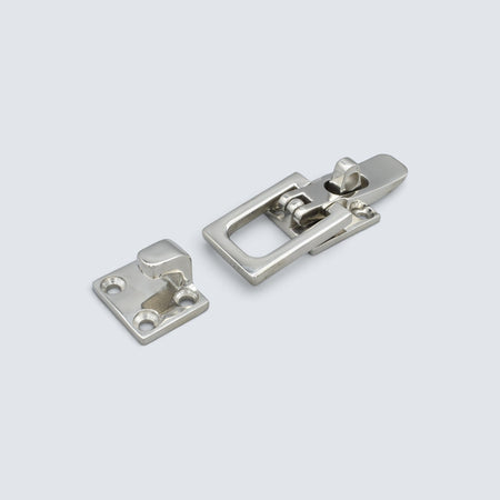 Rostfri.nu A4 stainless steel over-center toggle latch with a mirror-polished finish for marine and industrial use.