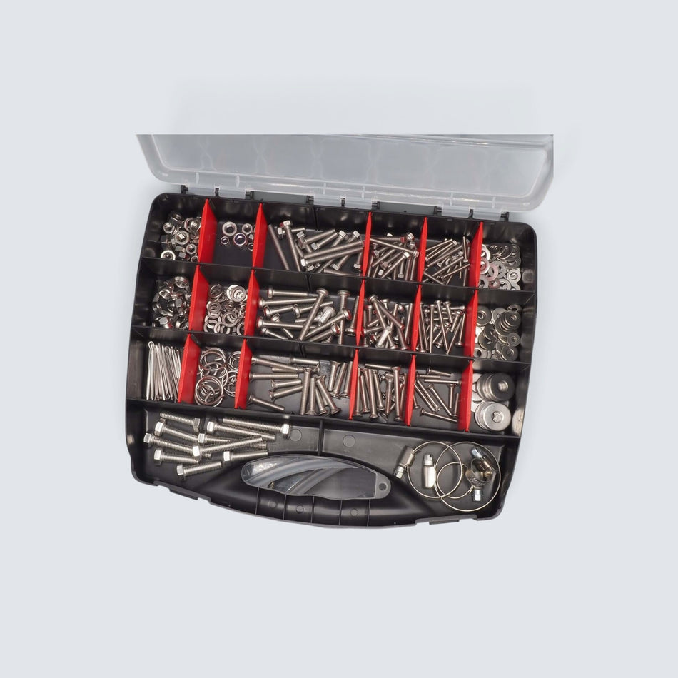 Sortimentslåda med 375 delar i syrafast A4 AISI 316 rostfritt stål med maskinskruvar, muttrar, brickor och clips.